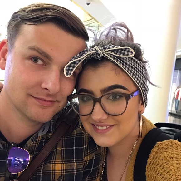 Meet your Posher, Ashton - Picture 4 of 8